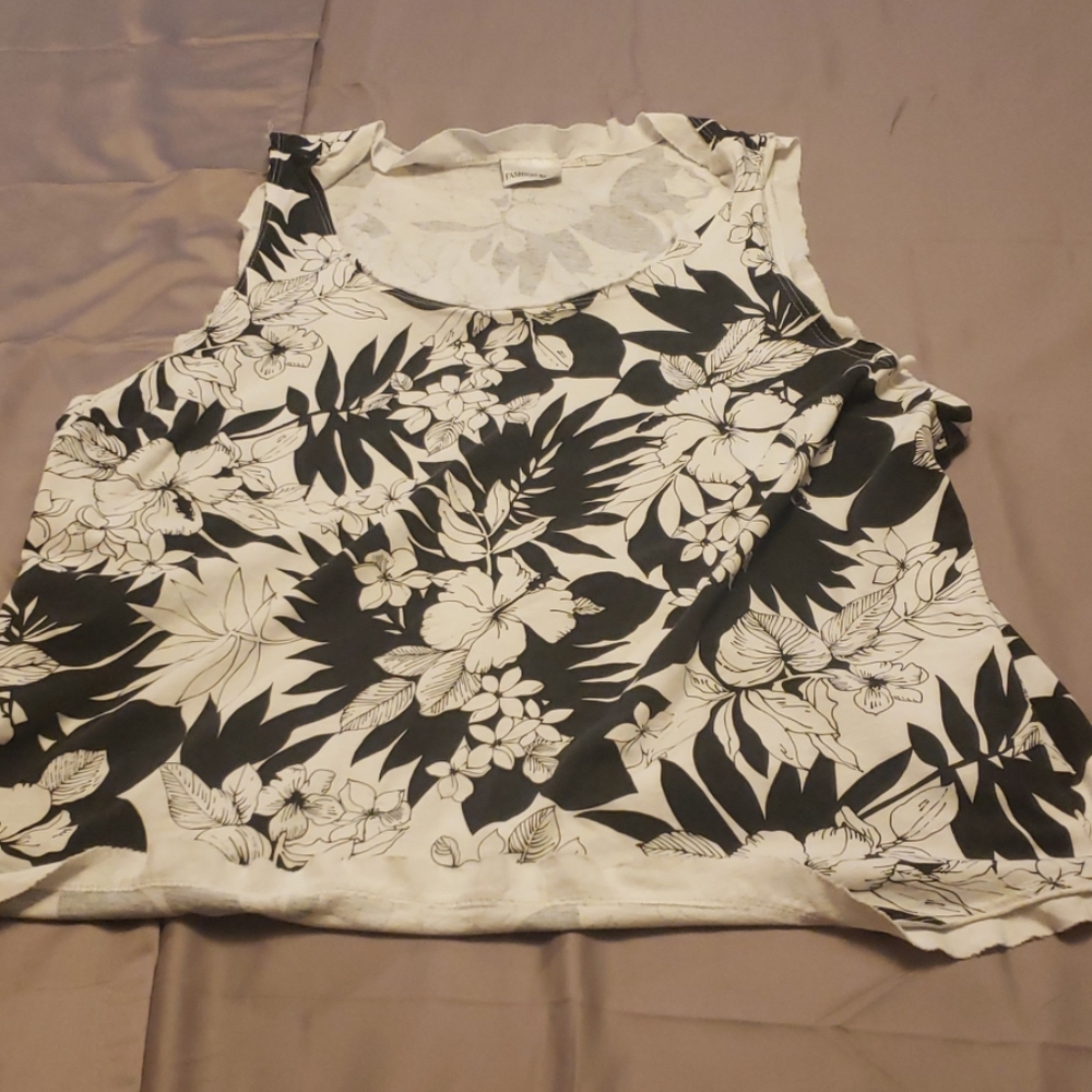 Black and White Tank Fashion Bug size large